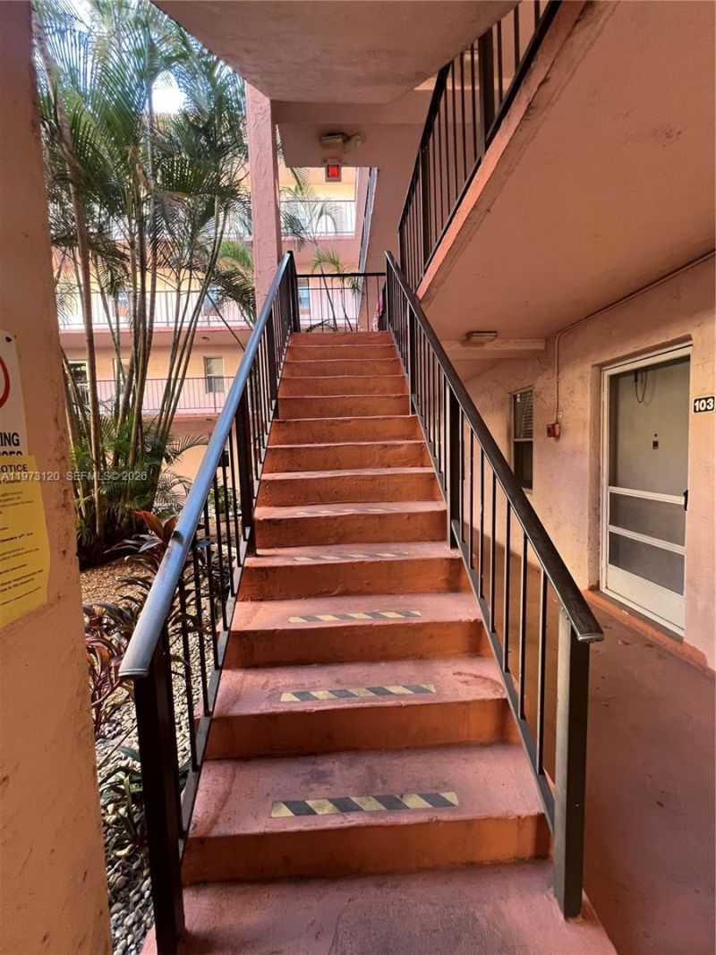 2851 Somerset Dr , Unit 417, Lauderdale Lakes, FL 33311 Photo