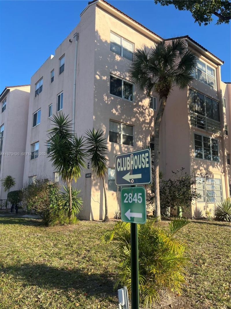 2851 Somerset Dr , Unit 417, Lauderdale Lakes, FL 33311 Photo