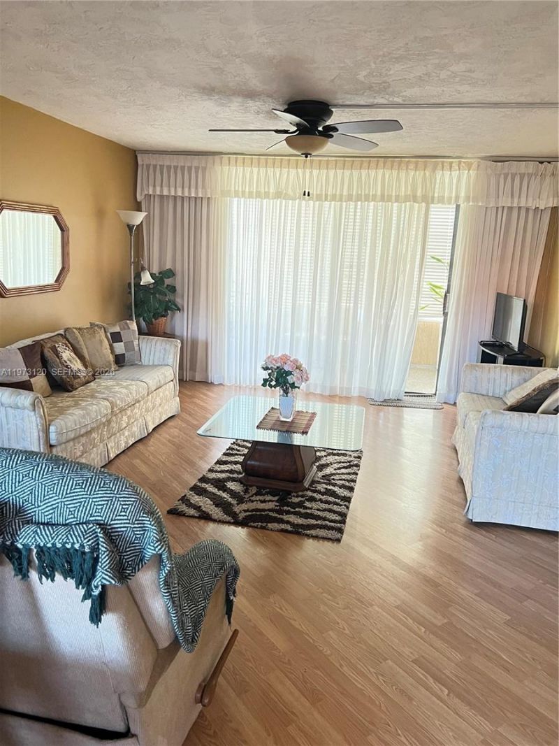 2851 Somerset Dr , Unit 417, Lauderdale Lakes, FL 33311 Photo