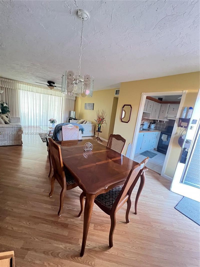 2851 Somerset Dr , Unit 417, Lauderdale Lakes, FL 33311 Photo