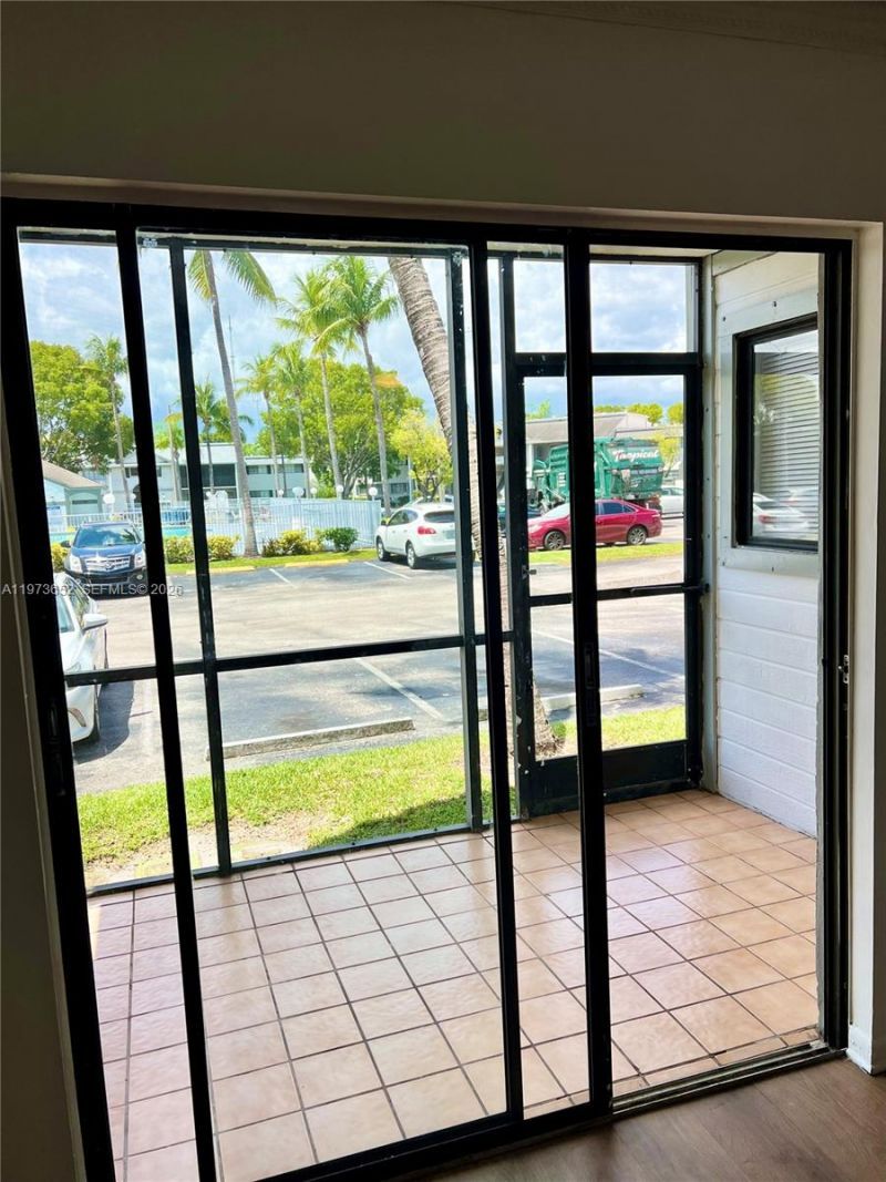 20761 NE 4th Pl , Unit 104, Miami, FL 33179 Photo