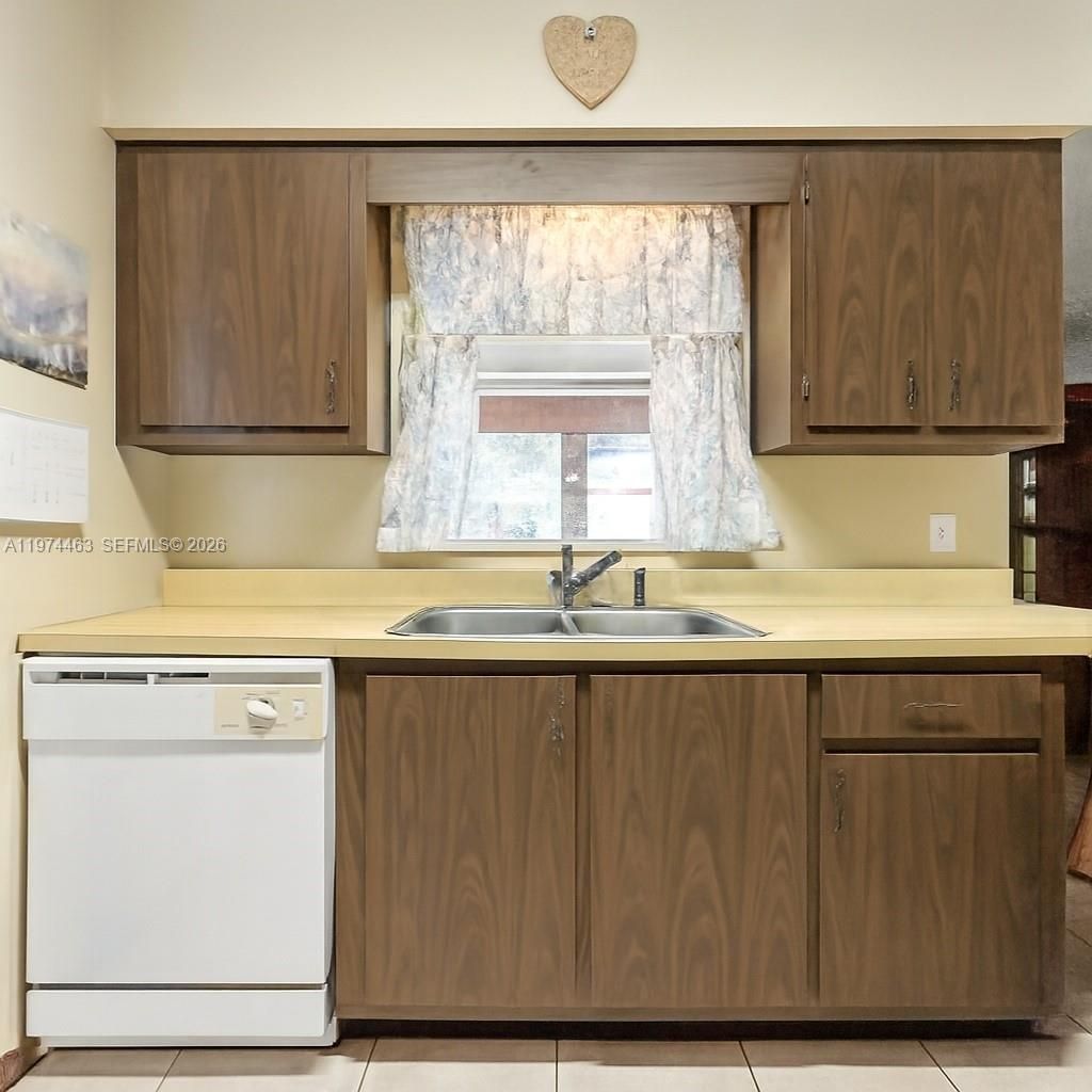 614 Huntington St , Brandon, FL 33511 Photo