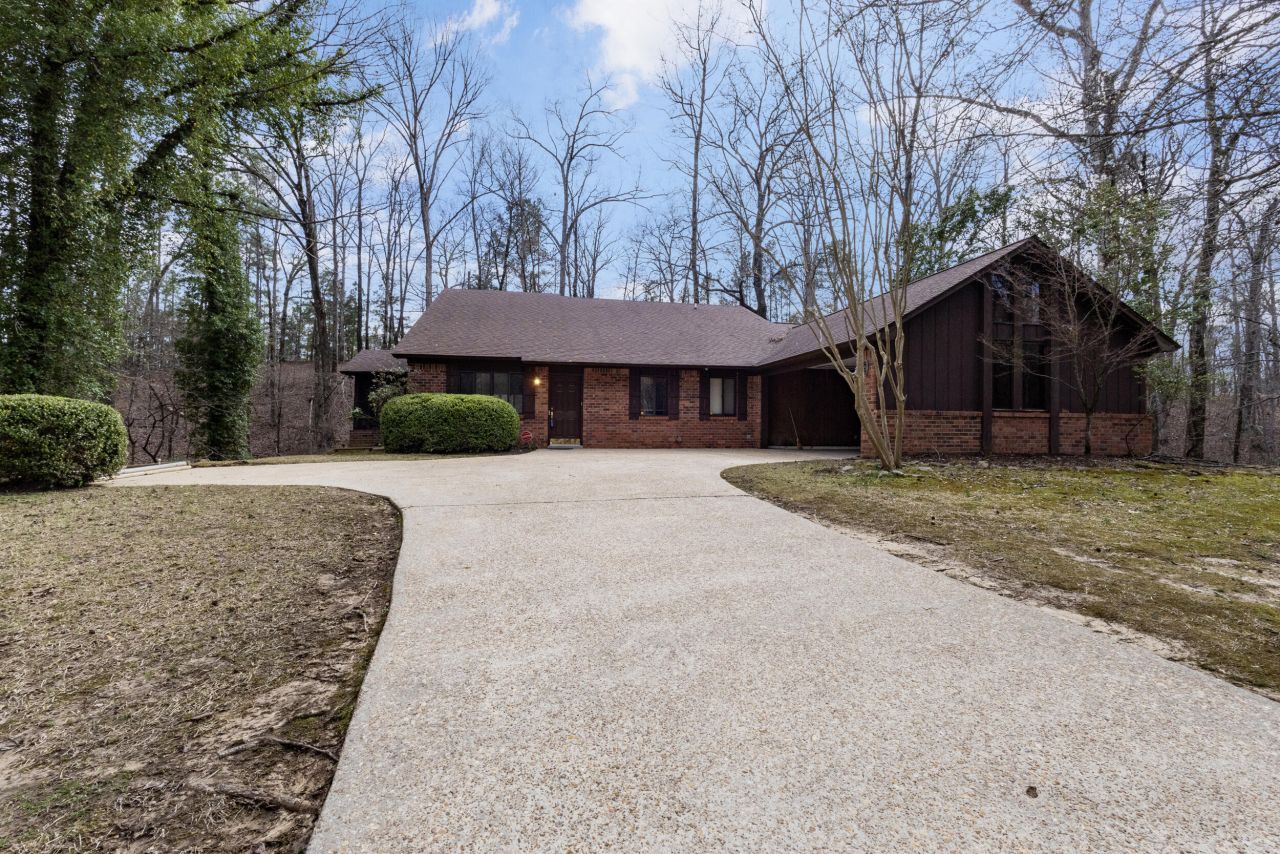 173 Bent Tree Trail, Columbus, MS 39705 Main Photo