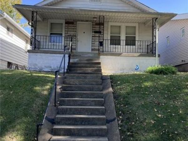 5220 Dewey Avenue, St Louis, MO 63116
