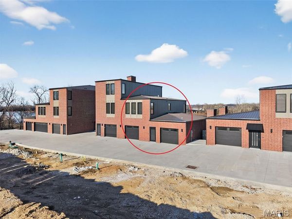 1015 River Bluff Drive, Washington, MO 63090