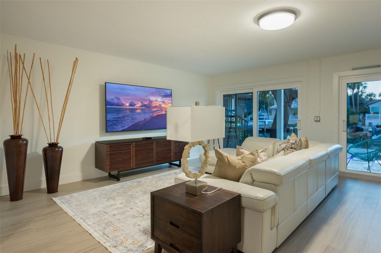 4938 Commonwealth Drive, Sarasota, FL 34242 Photo