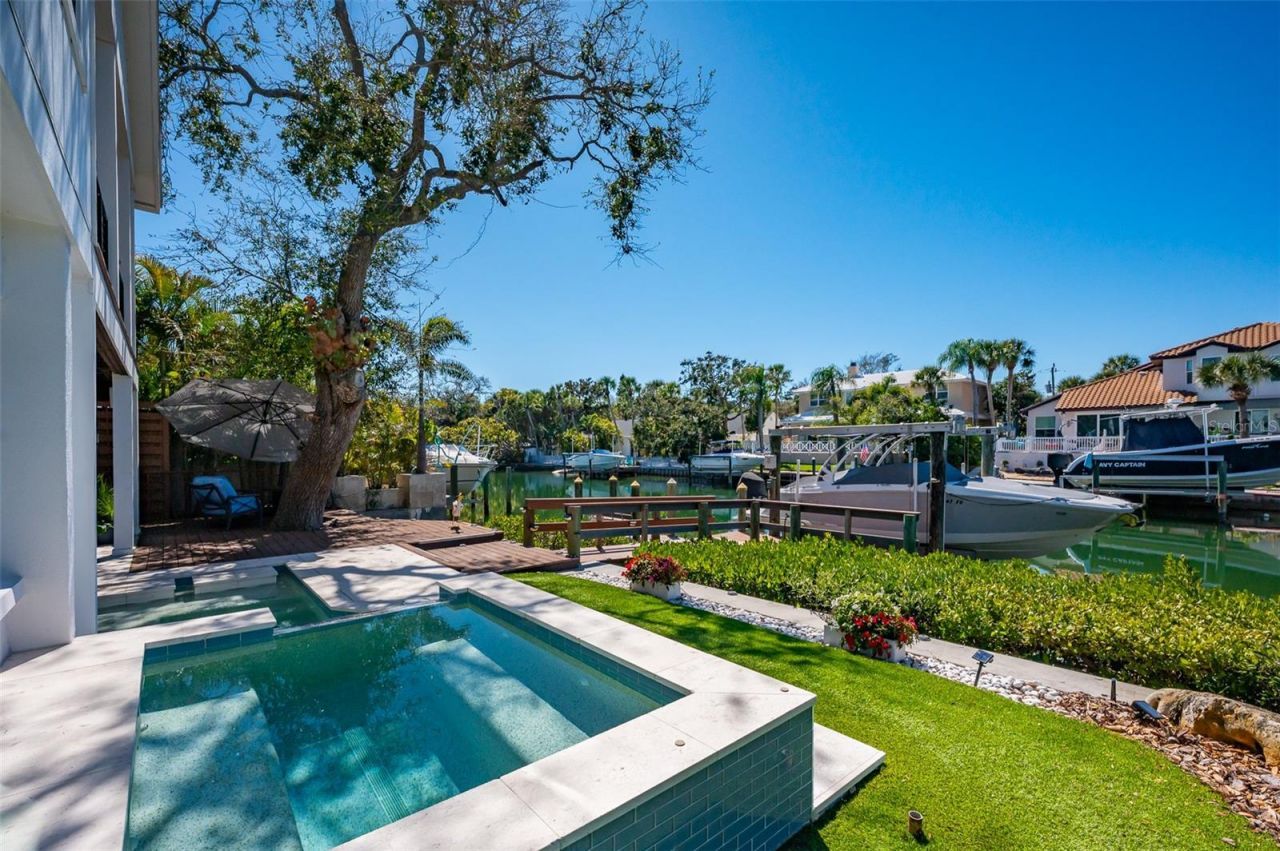 4938 Commonwealth Drive, Sarasota, FL 34242 Photo