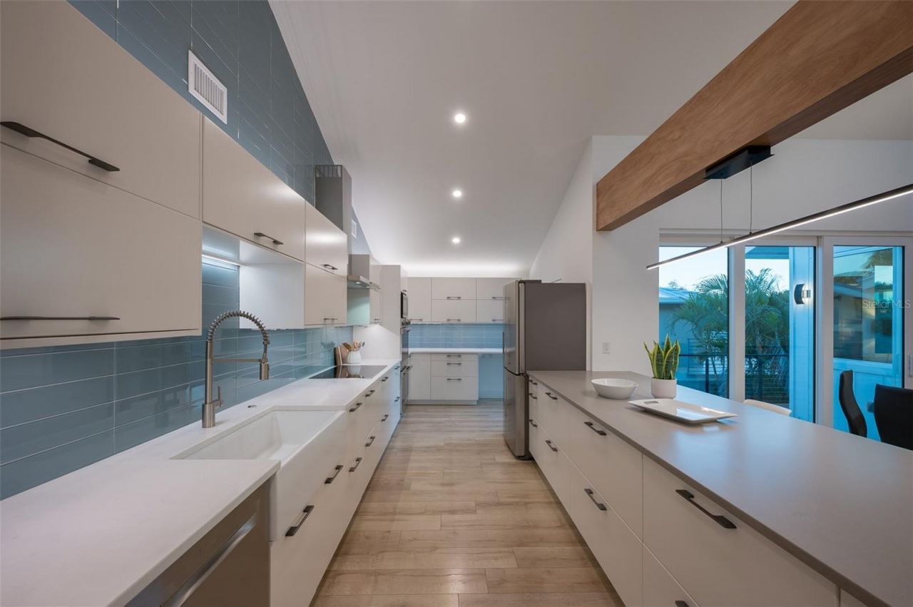 4938 Commonwealth Drive, Sarasota, FL 34242 Photo