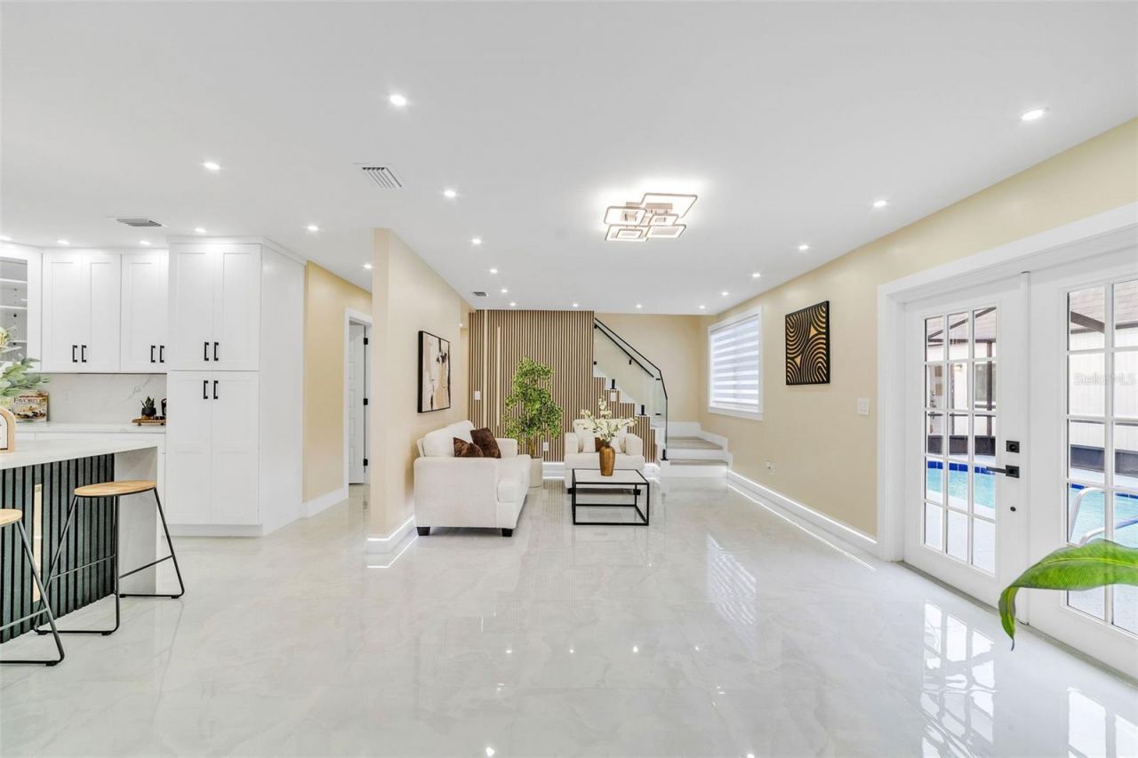 4518 W Idlewild Avenue, Tampa, FL 33614 Photo