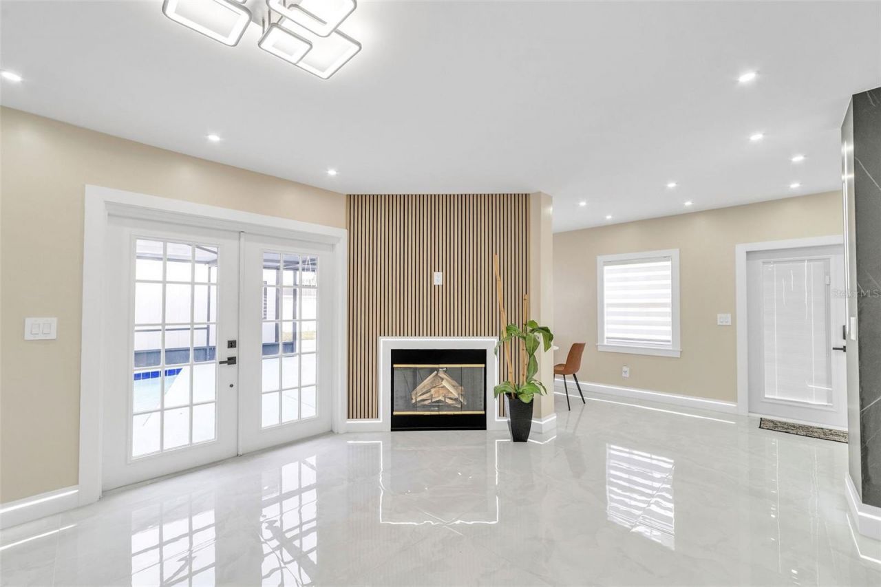 4518 W Idlewild Avenue, Tampa, FL 33614 Photo