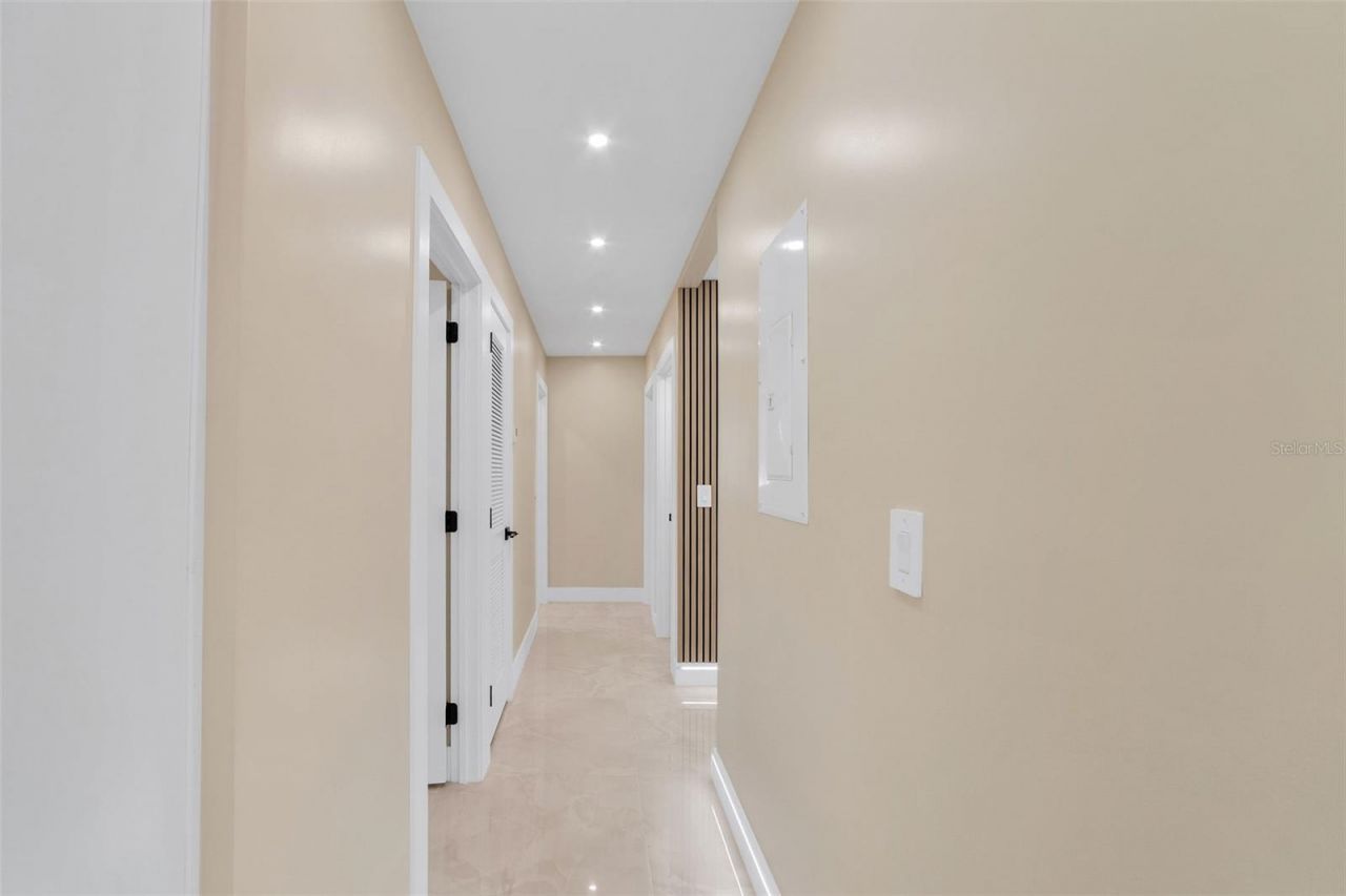 4518 W Idlewild Avenue, Tampa, FL 33614 Photo