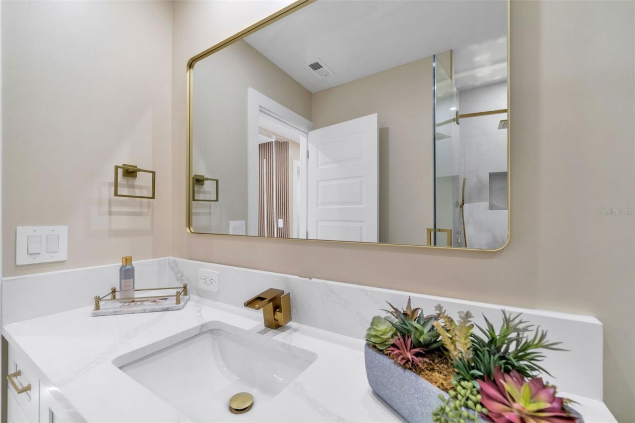 4518 W Idlewild Avenue, Tampa, FL 33614 Photo