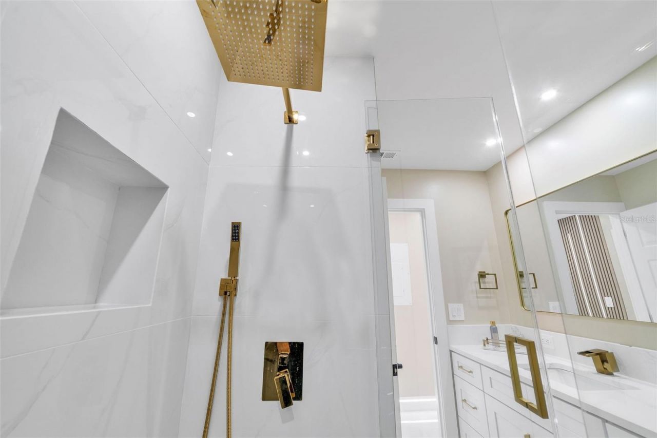 4518 W Idlewild Avenue, Tampa, FL 33614 Photo