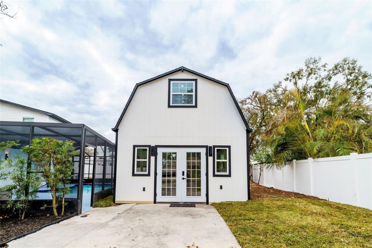 4518 W Idlewild Avenue, Tampa, FL 33614 Photo