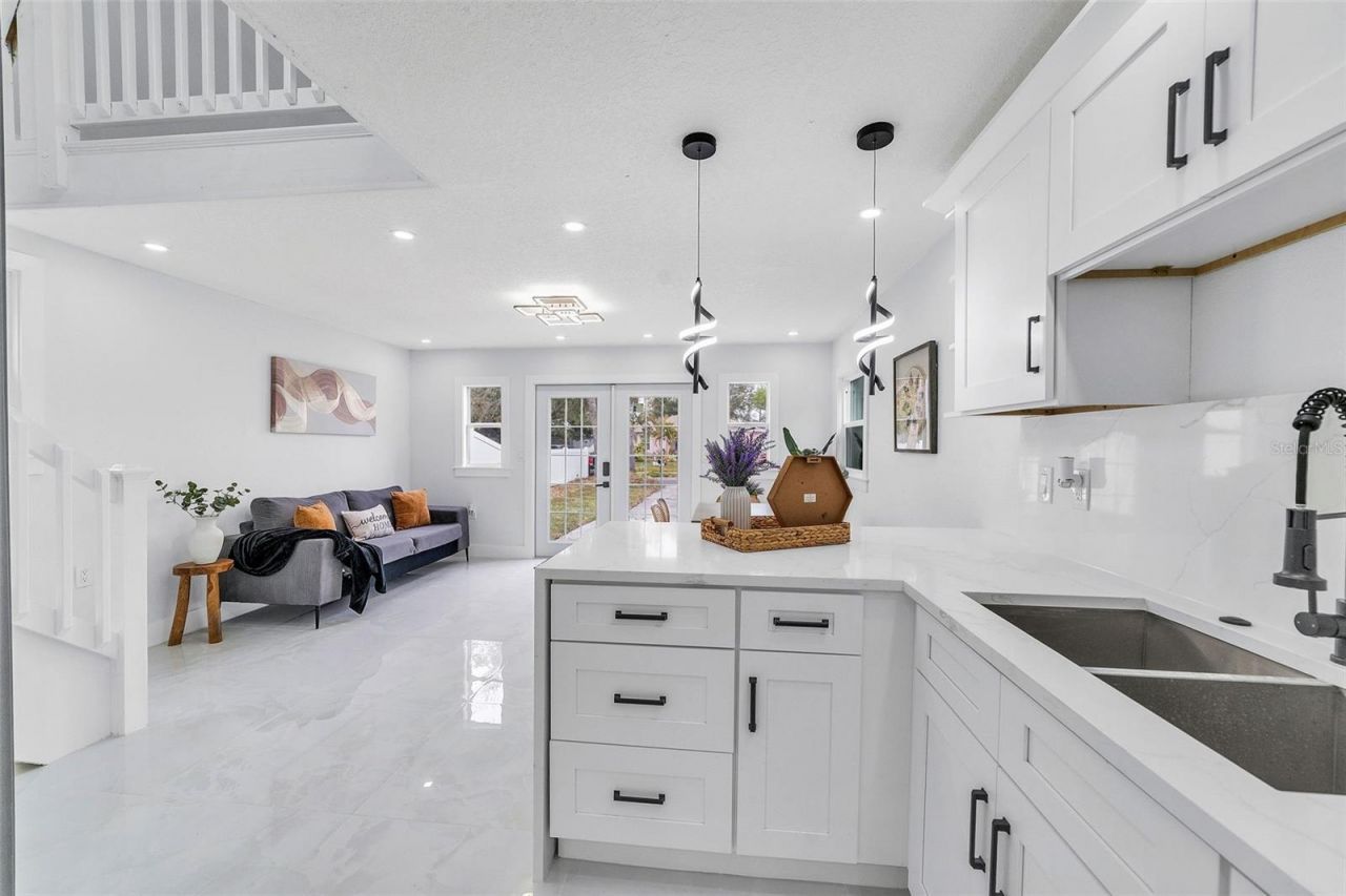 4518 W Idlewild Avenue, Tampa, FL 33614 Photo