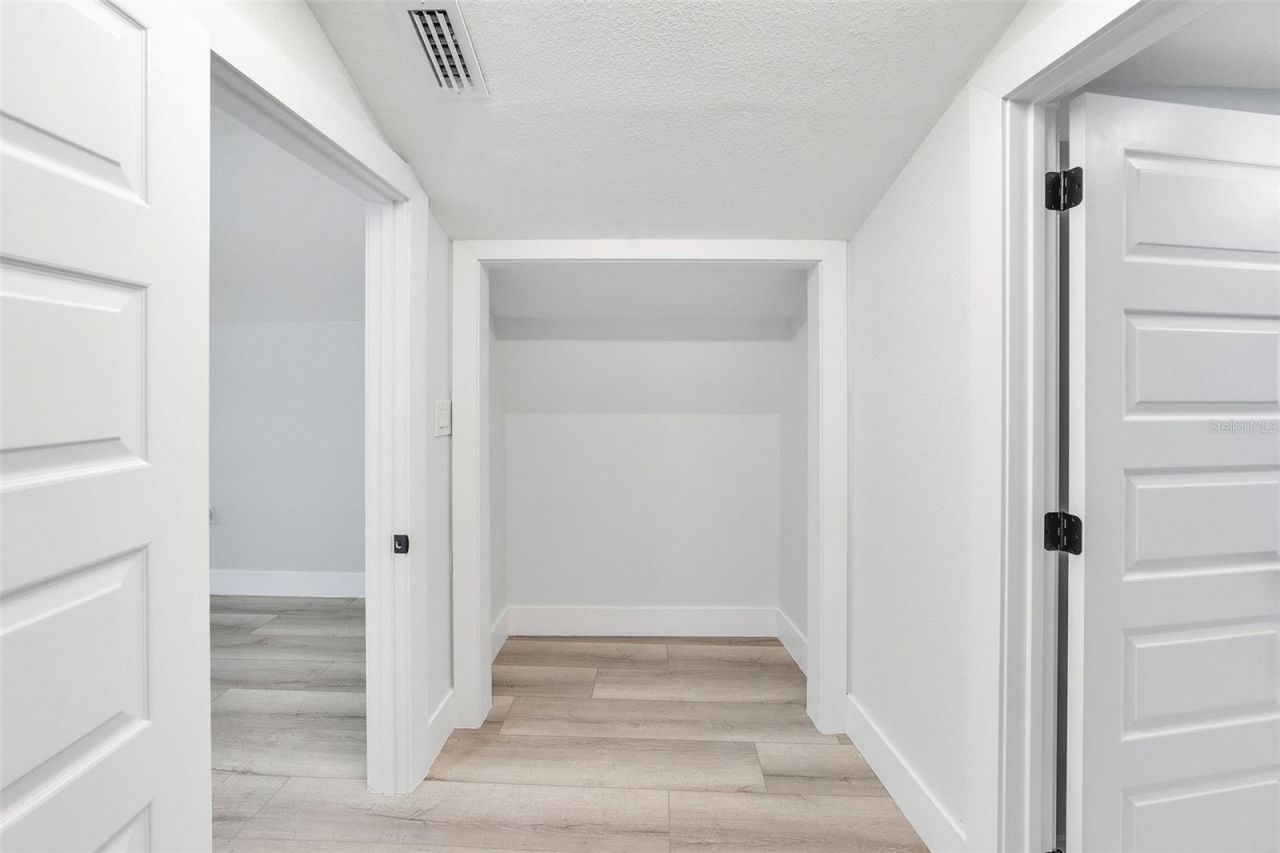 4518 W Idlewild Avenue, Tampa, FL 33614 Photo