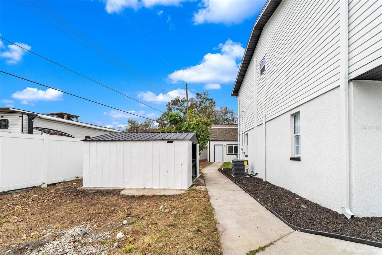 4518 W Idlewild Avenue, Tampa, FL 33614 Photo