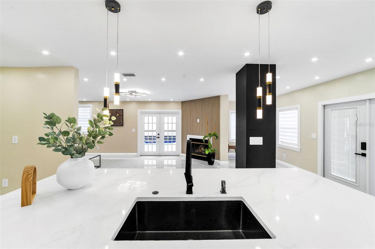 4518 W Idlewild Avenue, Tampa, FL 33614 Photo