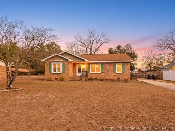 812 N Jackson Street, Raeford, NC 28376