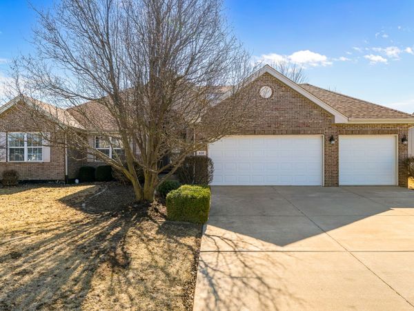 820 W Locust Lane, Peotone, IL 60468