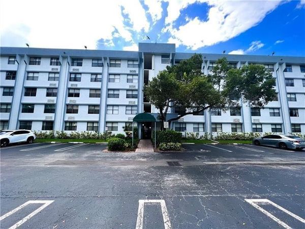 2401 Riverside Dr, Unit 410, Coral Springs, FL 33065