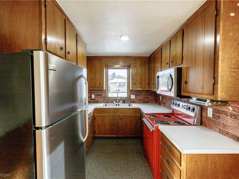 531 Avondale Street , Malvern, OH 44644 Photo 5