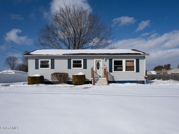 16 Royal Road, Stuyvesant, NY 12173