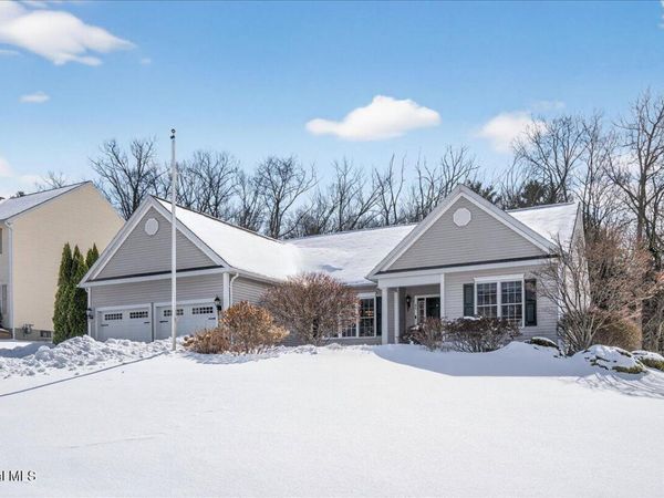 66 Shinnecock Hills Drive, Colonie, NY 12205