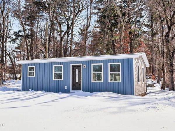 40 Sherwood Drive, Latham, NY 12110