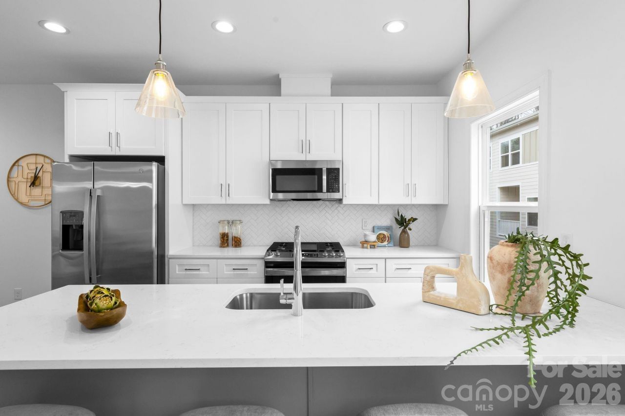 3920 Hager Drive, Charlotte, NC 28208 Main Photo