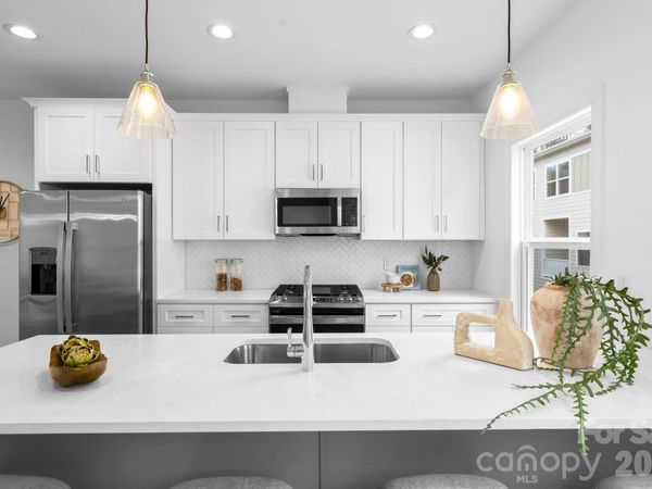 3920 Hager Drive, Charlotte, NC 28208