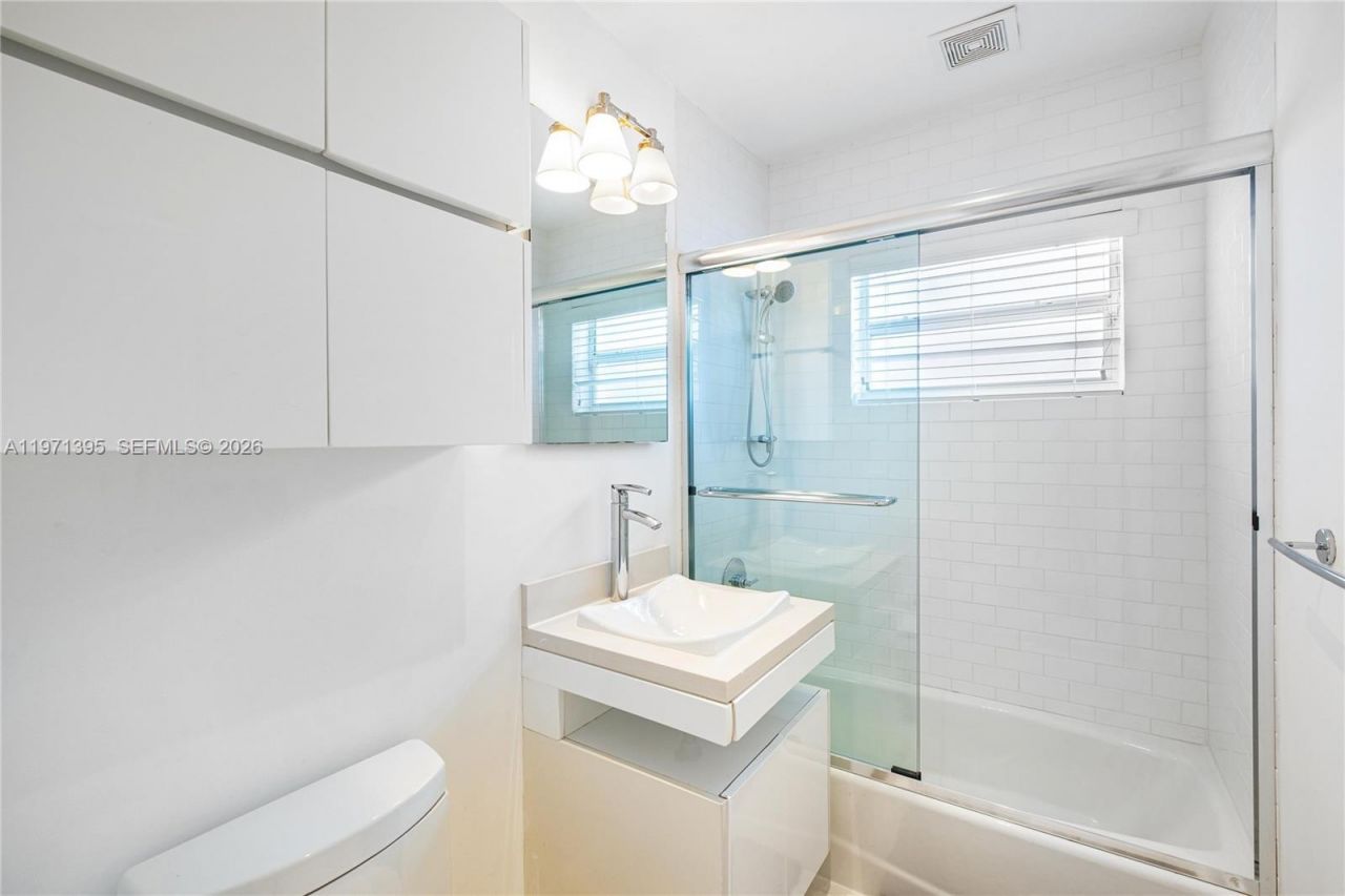 4150 Ventura Ave, Miami, FL 33133 Photo
