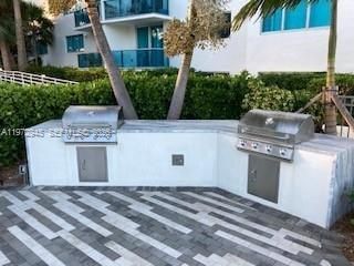 7501 E Treasure Dr , Unit 2M, North Bay Village, FL 33141 Photo