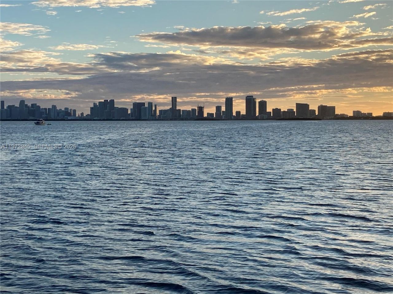 7501 E Treasure Dr , Unit 2M, North Bay Village, FL 33141 Photo