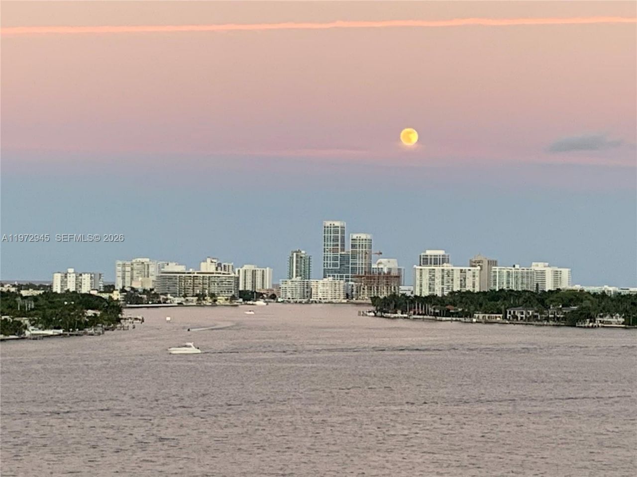 7501 E Treasure Dr , Unit 2M, North Bay Village, FL 33141 Photo