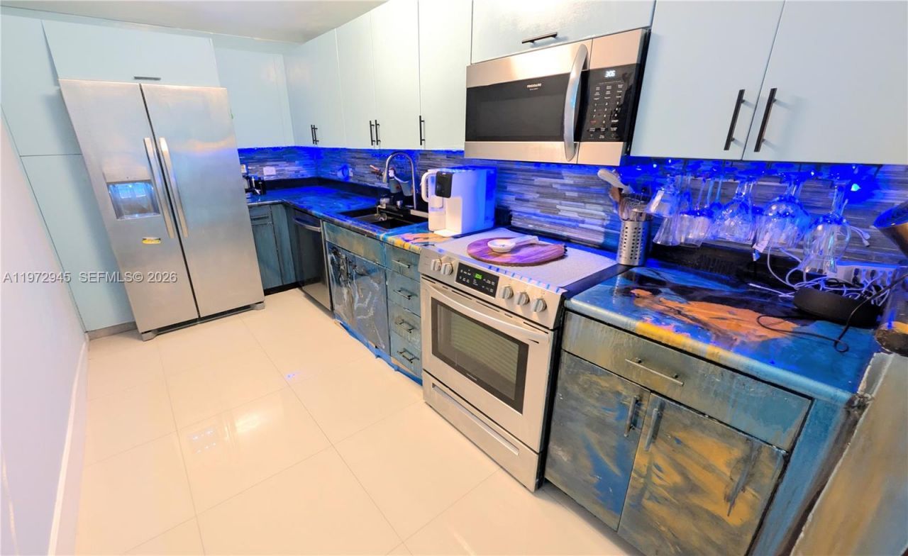 7501 E Treasure Dr , Unit 2M, North Bay Village, FL 33141 Photo