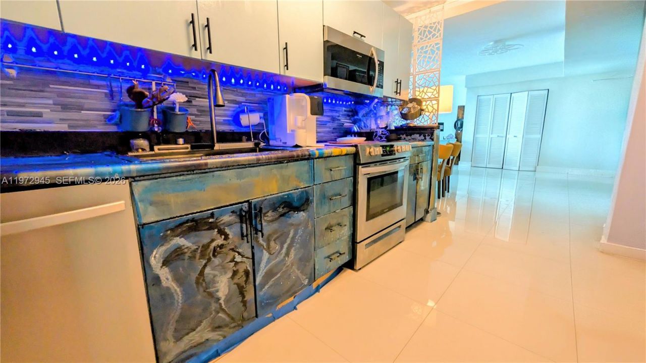 7501 E Treasure Dr , Unit 2M, North Bay Village, FL 33141 Photo