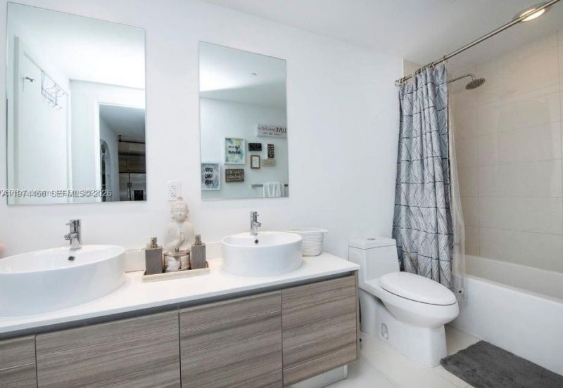 121 NE 34th St , Unit 1603, Miami, FL 33137 Photo