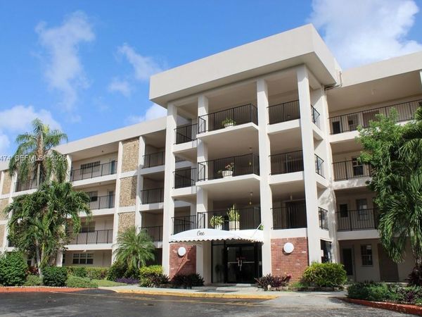 2900 N Palm Aire Dr , Unit 108, Pompano Beach, FL 33069