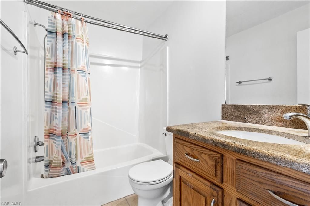 8141 Country Rd, Unit 202, Fort Myers, FL 33919 Photo