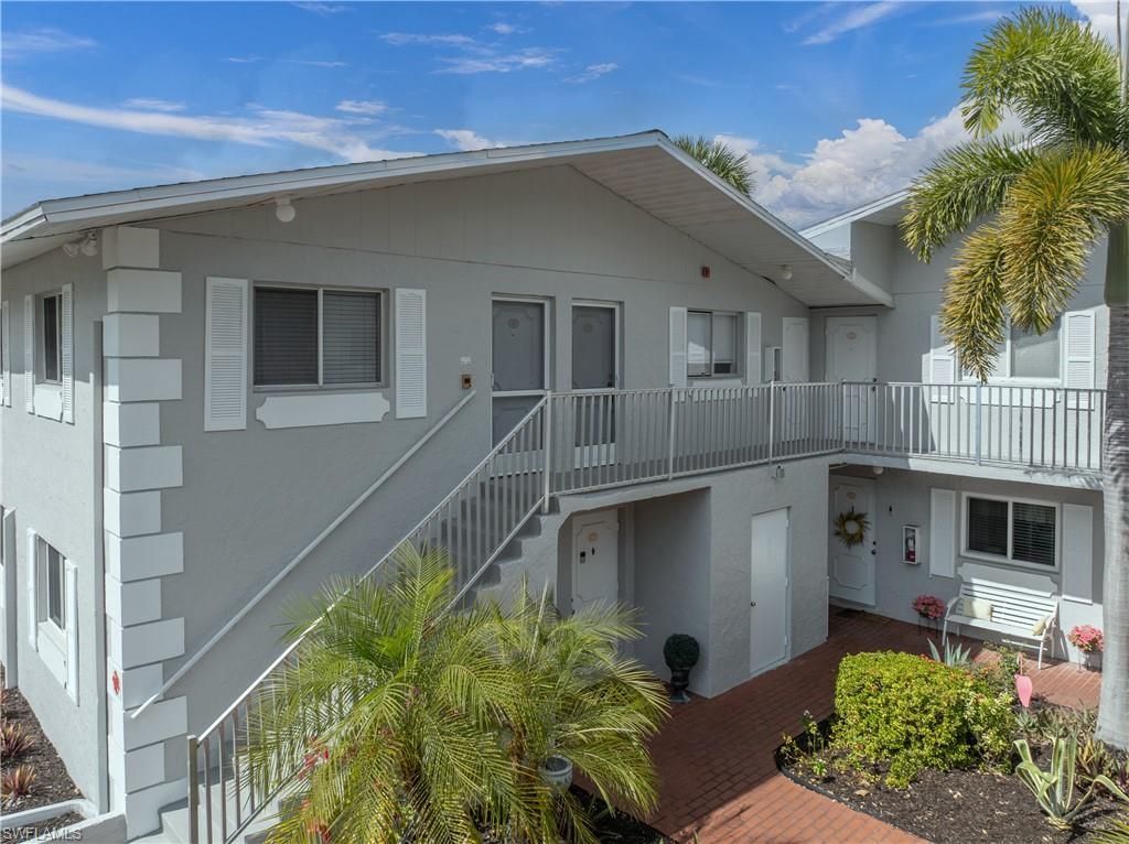 8141 Country Rd, Unit 202, Fort Myers, FL 33919 Photo