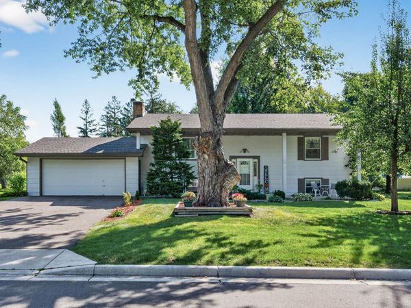 2460 Xylon Avenue N, Golden Valley, MN 55427