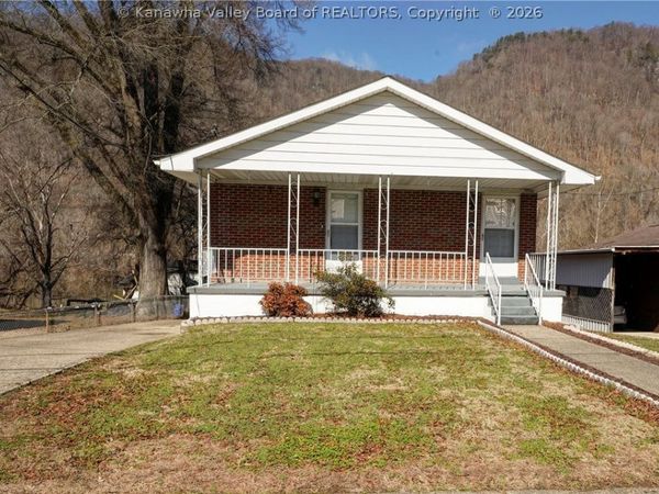 221 Morris Avenue, Pratt, WV 25162