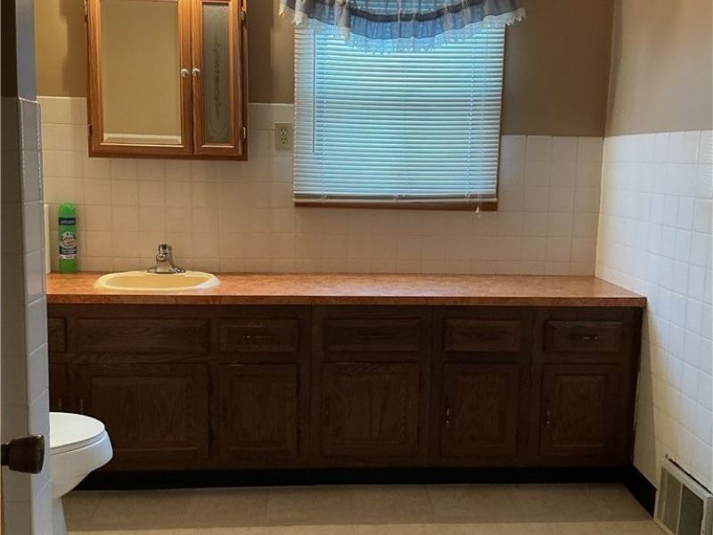 2271 5th Street SW, Akron, OH 44314 Photo 26