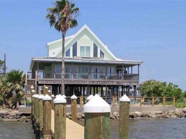 25694 CHEF MENTEUR Highway , New Orleans, LA 70129