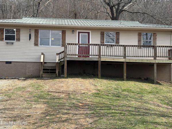 8634 Bud Hawkins Rd, Corryton, TN 37721
