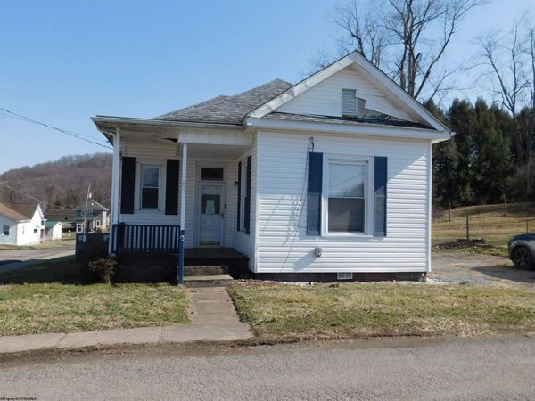 301 Lyndon Street, Lumberport, WV 26386