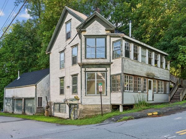 350 Main Street , Warren, ME 04864