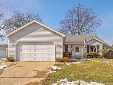 521 N 6th Street, St. Clair, MI 48079