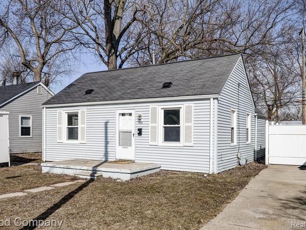 555 E Mahan Avenue, Hazel Park, MI 48030